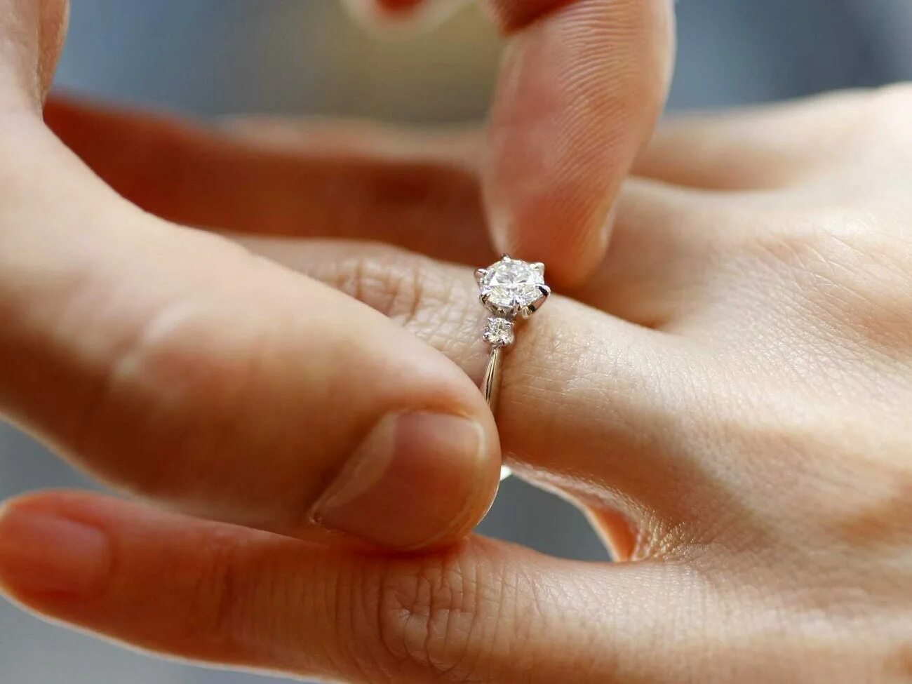 кольцо для предложения. можно ли делать предложение серебряным кольцом. можно ли делать предложение серебряным кольцом.