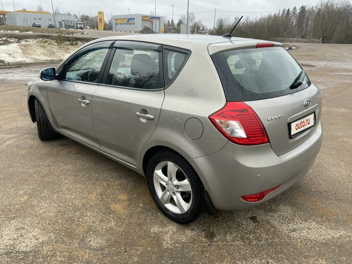 Киа сид 2011 1.6. Kia Ceed 2011. Kia Ceed 2011 серый. Kia Ceed 2011 Рестайлинг. Kia Ceed 2011 Рестайлинг серая.