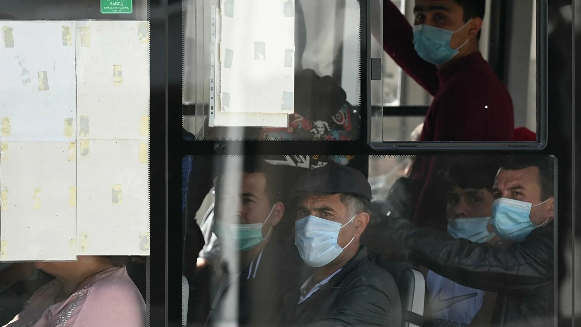 Трудовая миграция кыргызстанцы в москве. Численность иностранных граждан. Сколько мигрантов в москве 2024. Сколько мигрантов в москве 2024. Киргизы мигранты в москве.