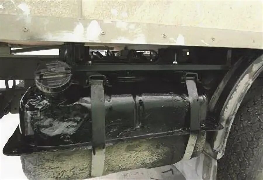 Установка дополнительного топливного бака. Доп бак на маз 5440. крепление бака газель. крепление топливного бака газель. крепление бака газель бизнес.