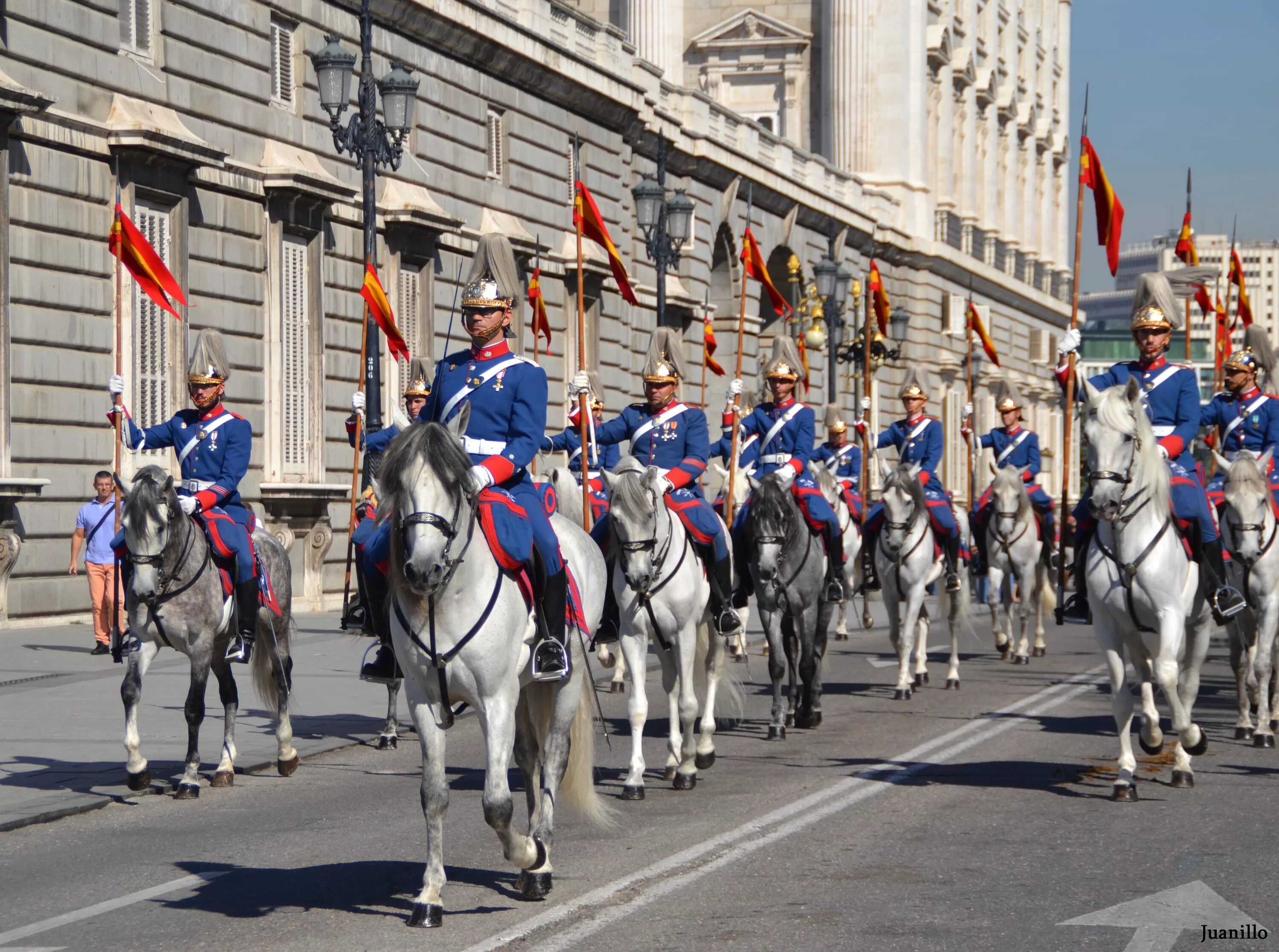 Уланы фото. Royal Lancers. Бельгийская армия. Норвежская Королевская гвардия. Улан гвардиясы.