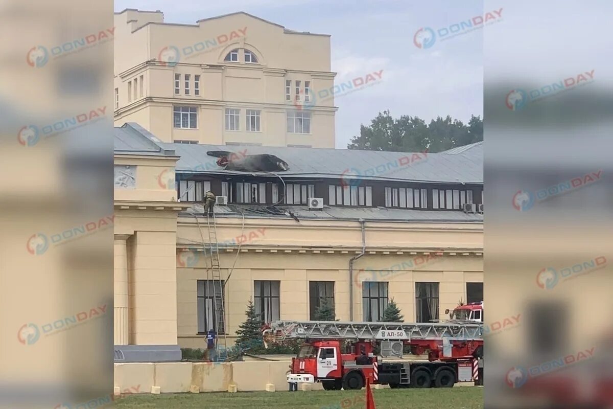 1 июня новочеркасск. Пожар в новочеркасске сейчас. мчс россии здание. пожар в новочеркасске сегодня. пожар в новочеркасске нпи.