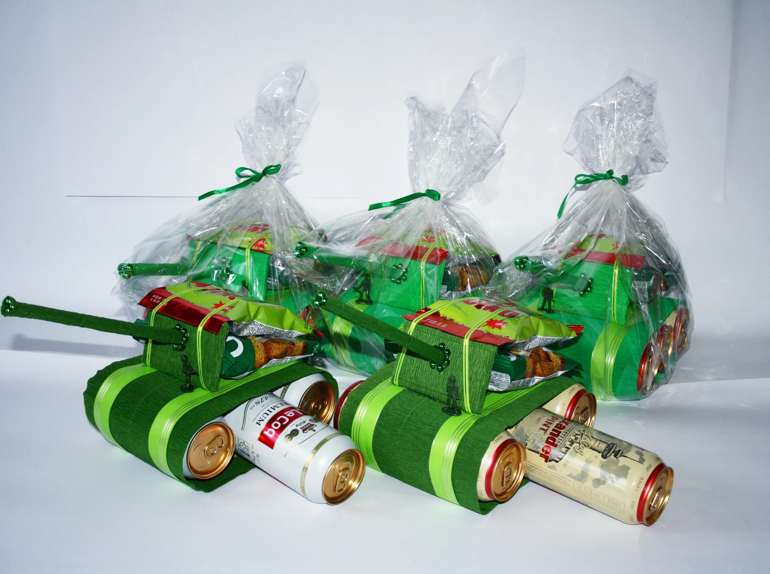 танк из пивных банок