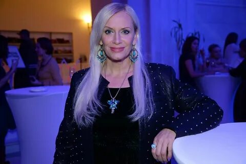 Кисканың спермін жалау туралы бейне