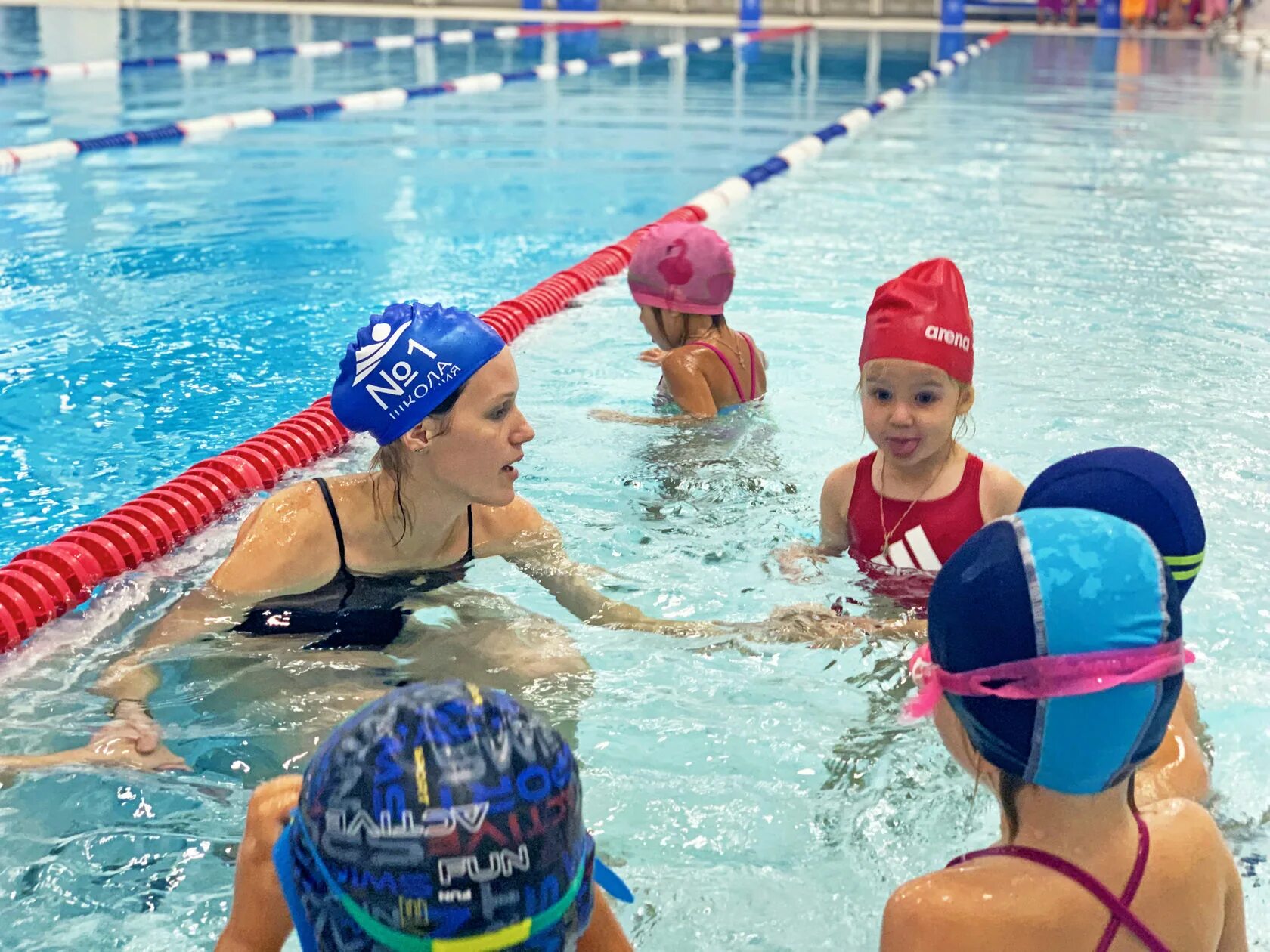 Бассейн Арктика Новопеределкино. Секция плавания для детей. Занятия в бассейне для детей. Дети в спортивном бассейне.
