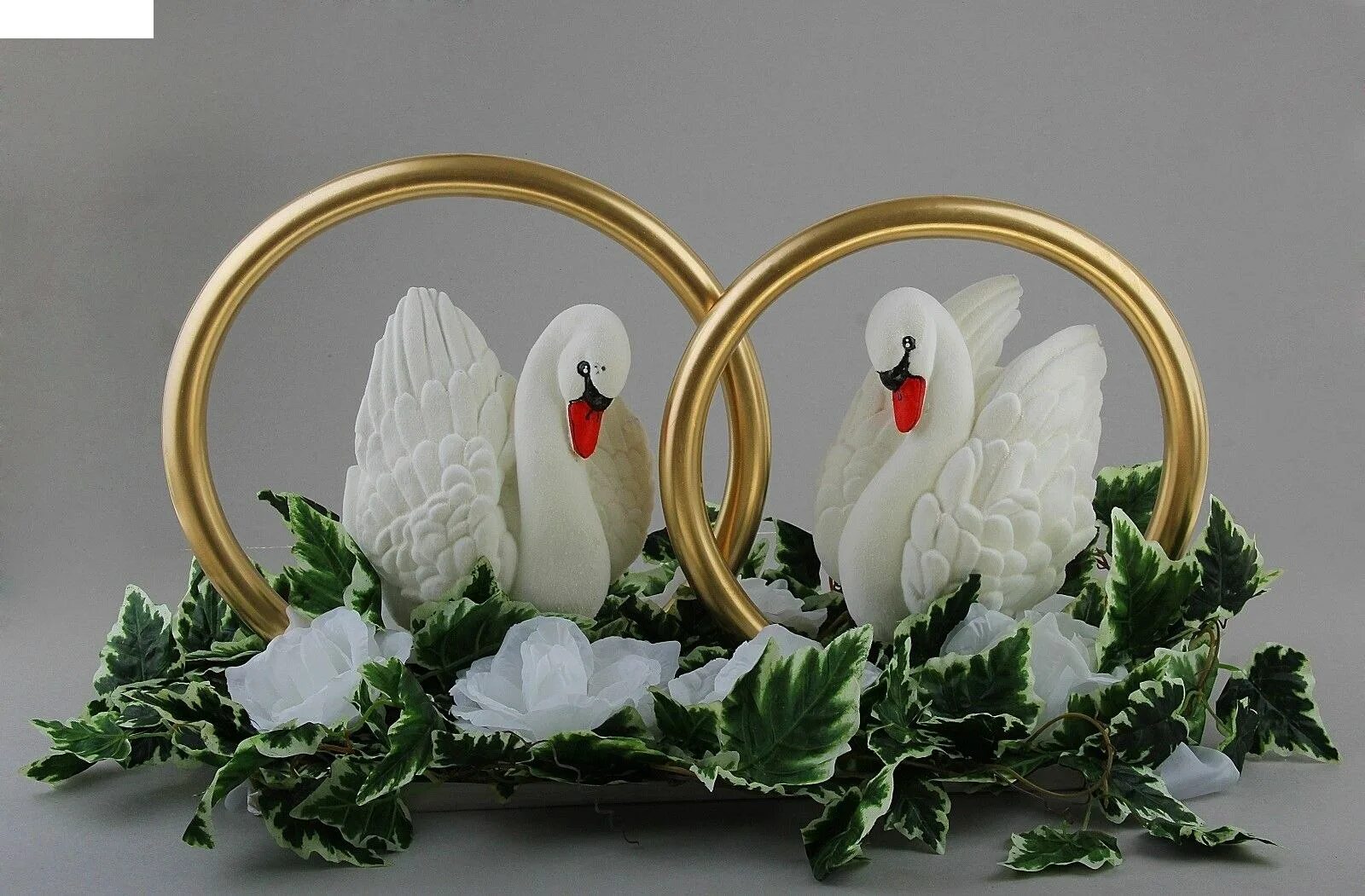 Лебеди на свадьбу. Свадебный декор лебеди. Свадебные лебеди. Украшения на машину на свадьбу лебеди. Украшение свадьбы лебедями.