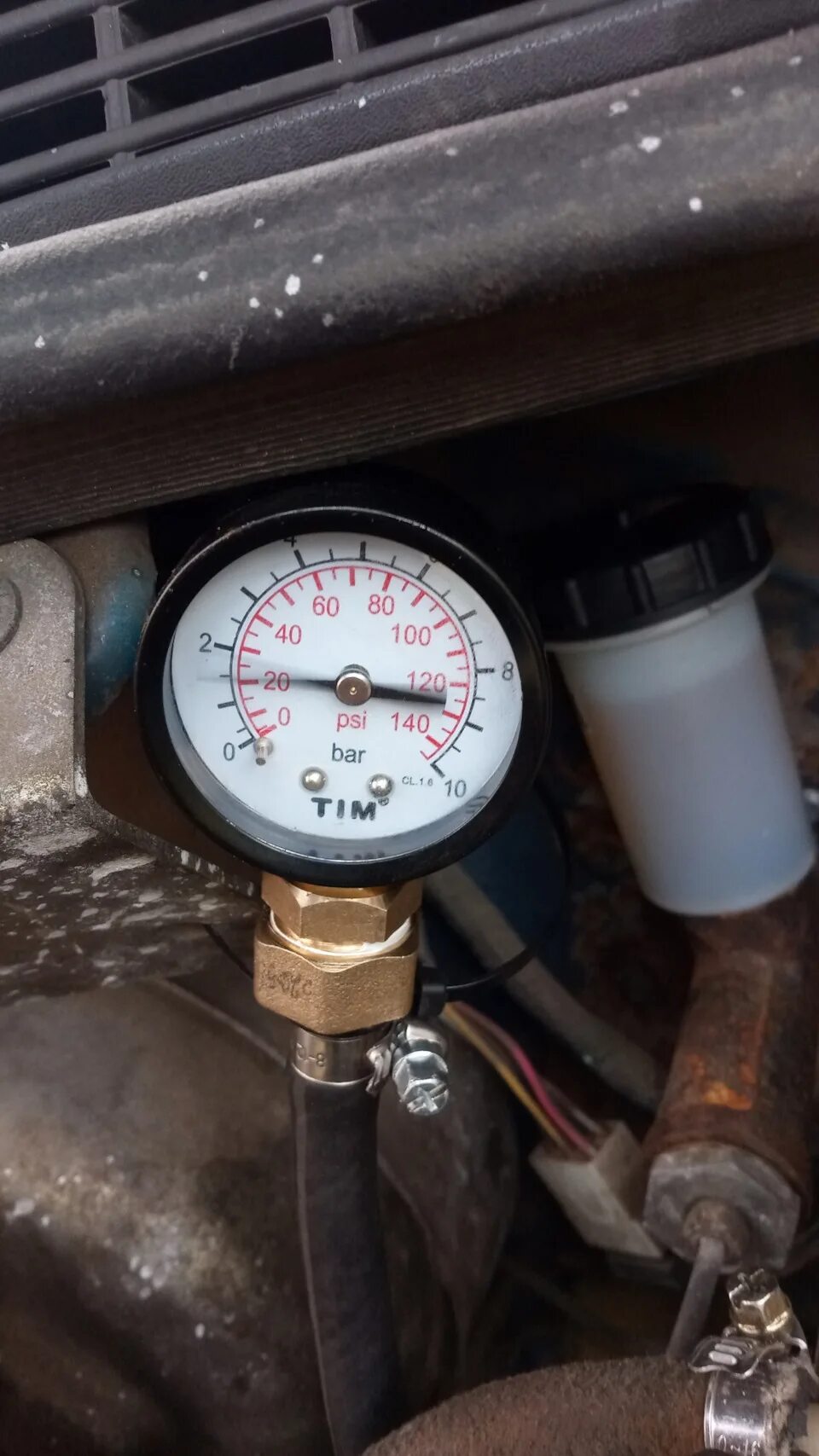 Какое давление в газели. Топливная система газ 560 штайер. 560 штайер давление топлива. давление в топливной рампе двигатель газ 560. авто газель давление топливного насоса.