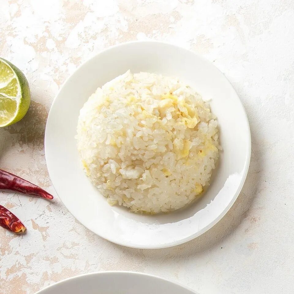 Рис с яйцом. Рис с кальмарами и овощами. Рис с яйцом. Из риса. Рис гохан.