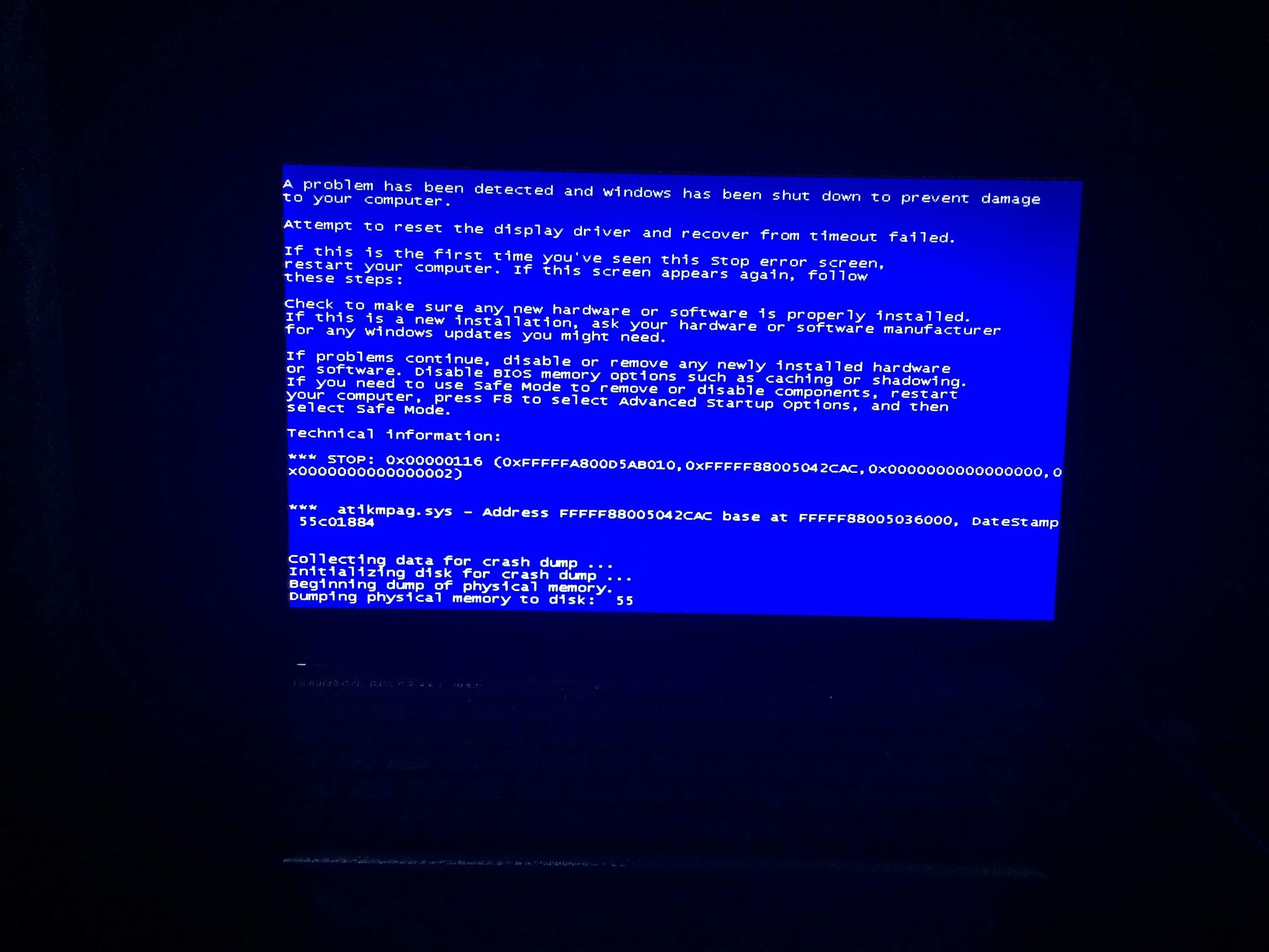 Экран смерти. Синий экран. Экран смерти Windows. Синий экран смерти Windows. The system has detected