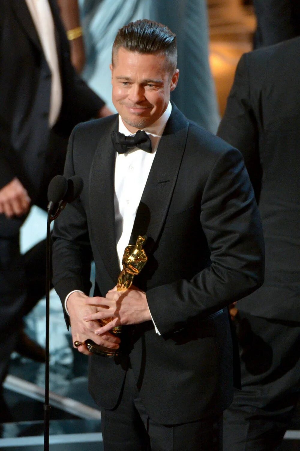 Brad Pitt 2014. Брэд Питт Оскар 2014. Brad Pitt Oscar. Брэд Питт на вручении Оскара.