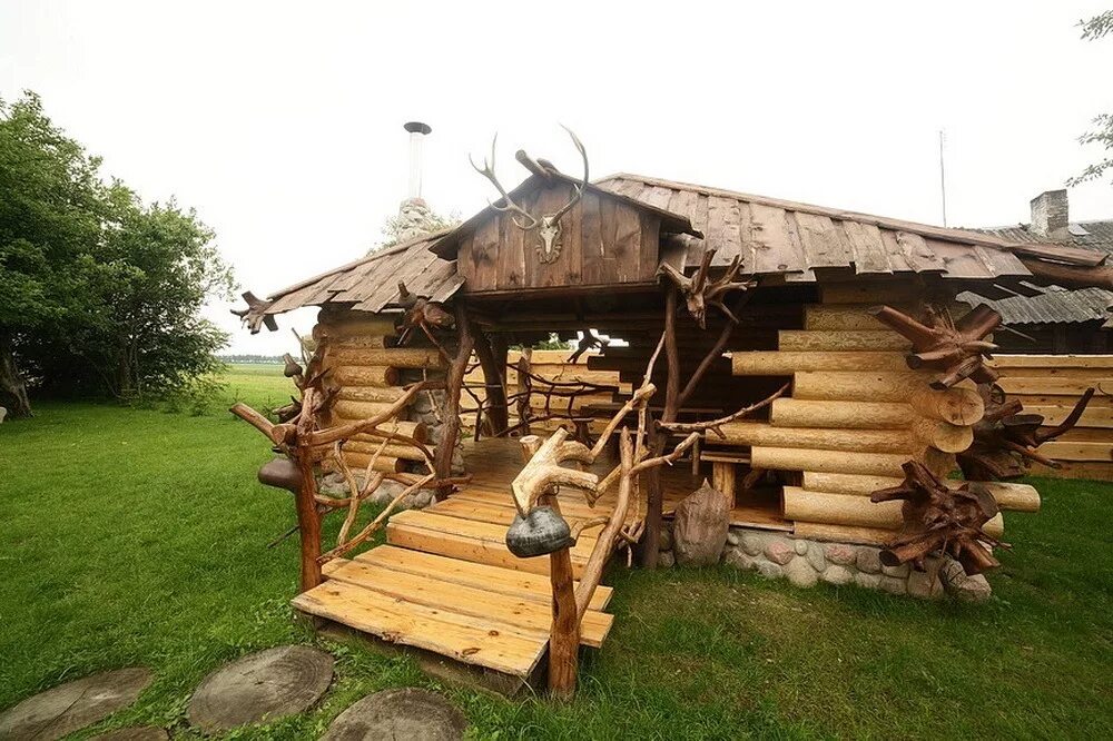 Веселая хата усадьба в Копыльском районе. Усадьба Вяселая хата Минский район. Усадьба агротуризм. Кролова хата в Белоруссии. Сколько стоит хата