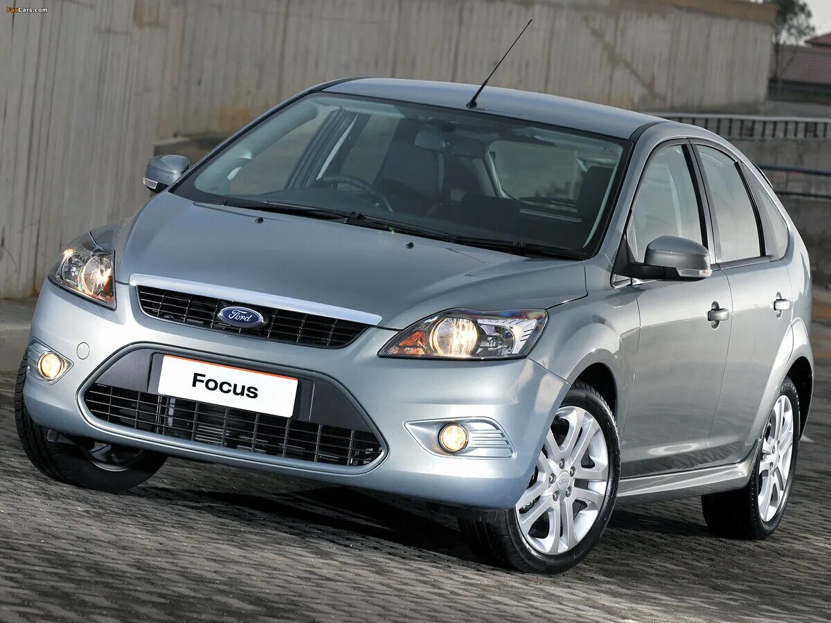 Машины форд хэтчбек. Форд фокус 2. Машина Ford Focus 2. Ford Focus 2 Restyling хэтчбек. Ford Focus 5 хэтчбек.