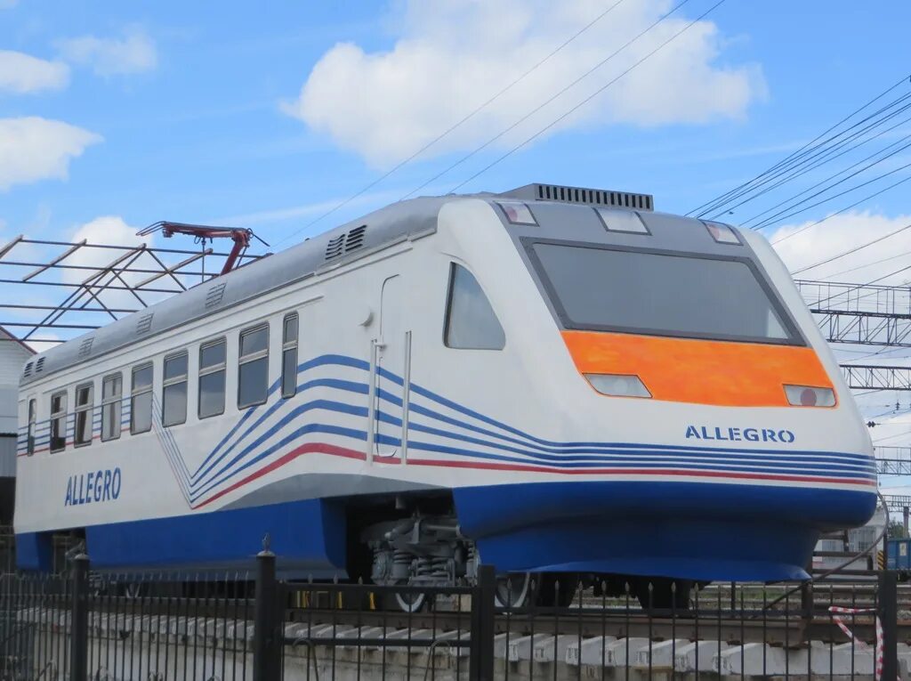 Allegro ii. Скоростной поезд аллегро. аллегро курган пригородный вокзал. allegro электропоезд. макет поезда аллегро.