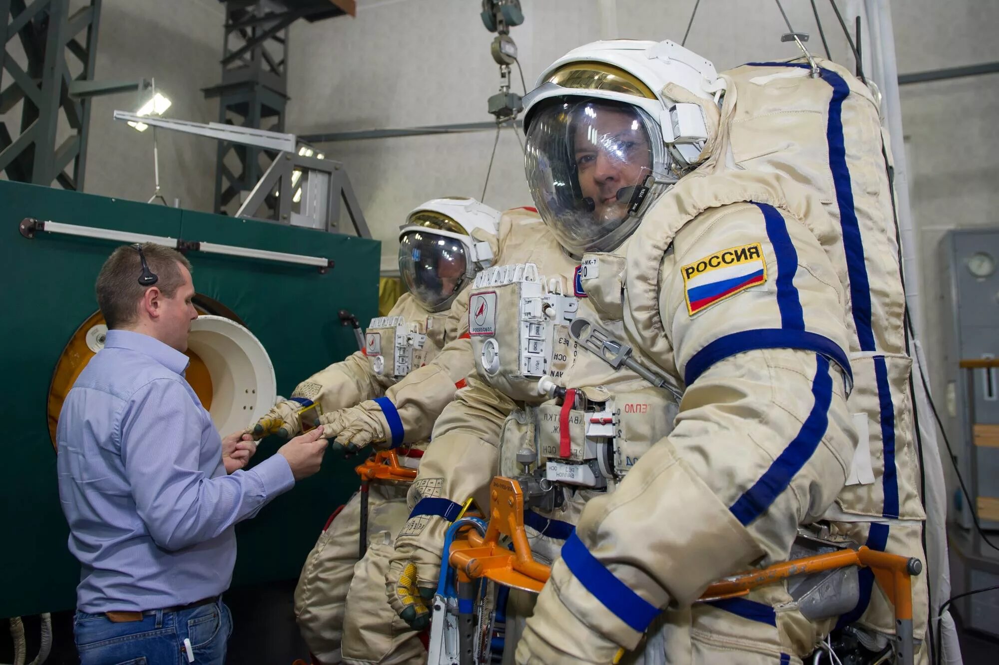 Освоение космического пространства. Проблема космических полетов. Актуальные проблемы освоения космоса. Космические аппараты. Мирное освоение космоса.