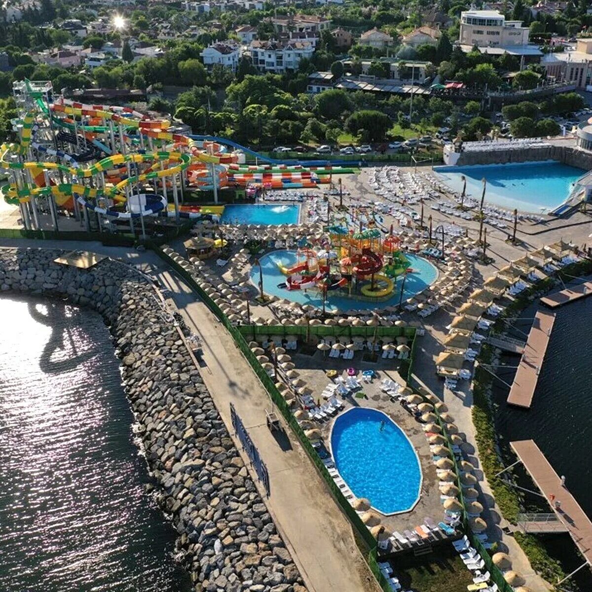 Marina aquapark waterland. *thapsus beach resort aquapark 4**. Крытые аквапарки в стамбуле. Аквапарк в стамбуле. Схема самого большого аквапарка в турции.