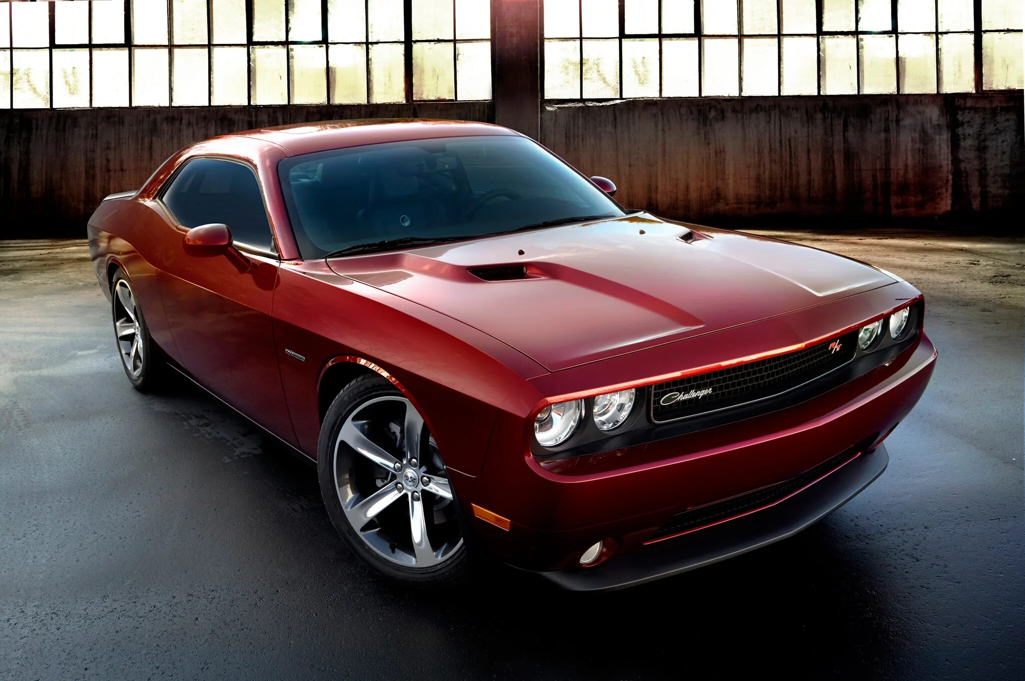 Сколько стоит додж. Додж Челленджер 2000. Dodge Charger 2000. Додж Чарджер 2000. Dodge Challenger 2014.