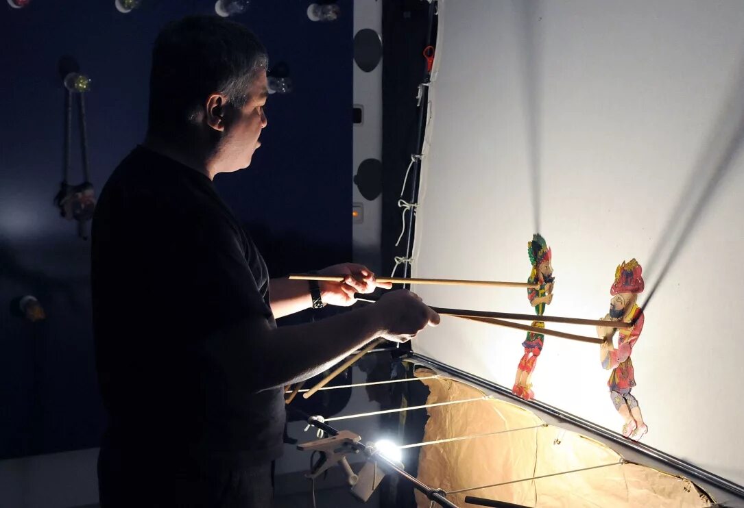 скульптуры из мусора. британский дуэт художников тим нобл и сью вебстер. сайт кукольной коллекции елены громовой. первые куклы марионетки. театр теней за кулисами.