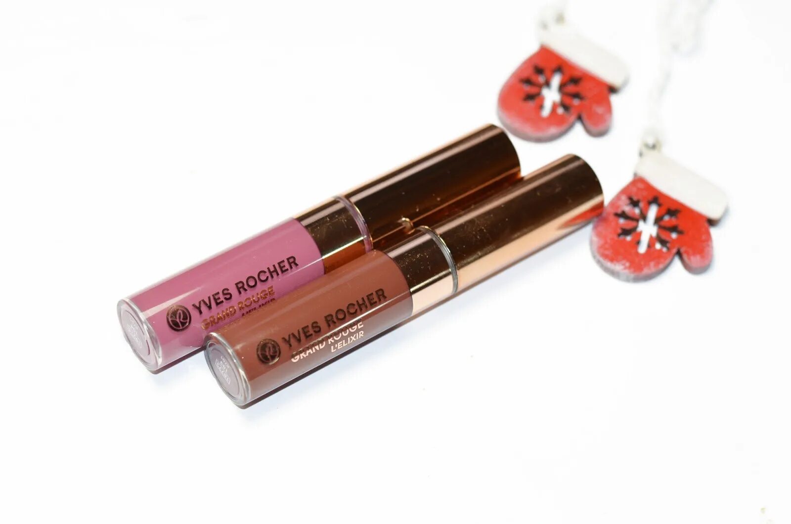 Rouge elixir помада ив роше. Помада yves rocher grand rouge delixir. yves rocher grand rouge l elixir. помада yves rocher 103. помада жидкая ив роше.