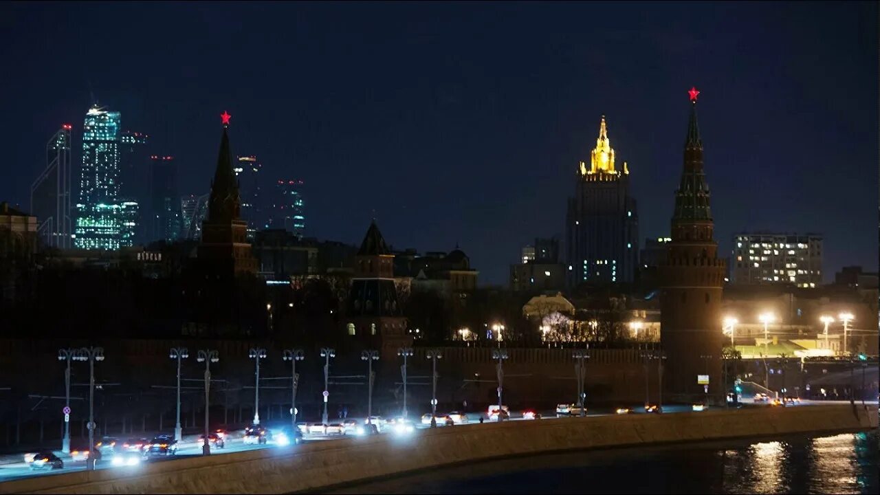 Московских света. Московский кремль в час земли. час земли москва. москва без света. освещение красной площади.