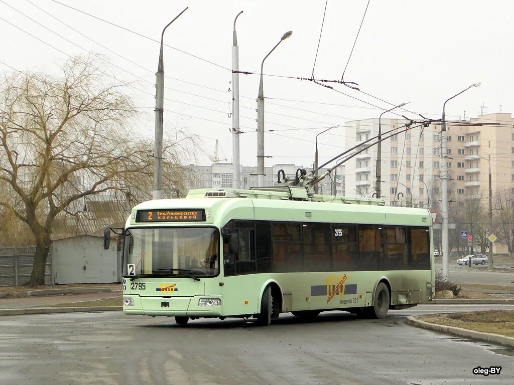 Троллейбус гомель 6. Гомельский троллейбус. Транспорт города гомеля. Маз 105. Бкм е321.