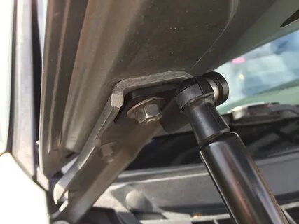 Газовые упоры приора универсал