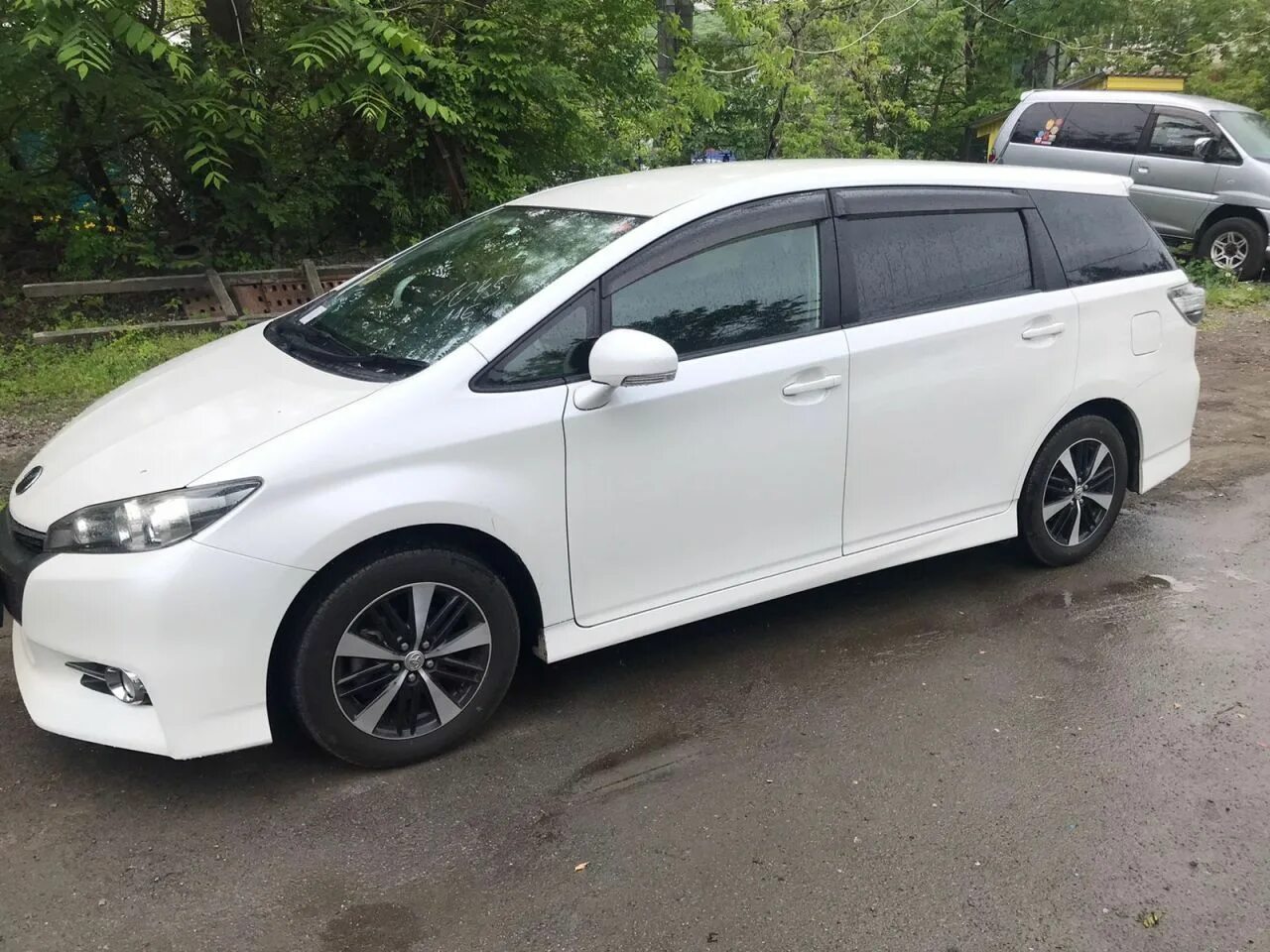 Тойота виш 2014 год. Toyota Wish 2014. Тойота Виш 2014г. Toyota Wish 2014 серая. Тойота Виш 14 года.