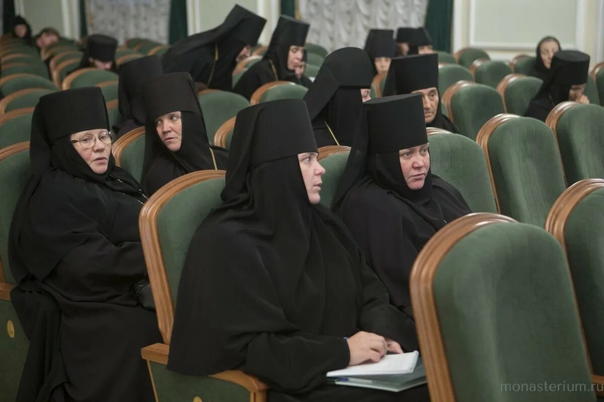 Подвести под монастырь значение фразеологизма. Подвести под монастырь. подвести под монастырь фразеологизм. шахтинская епархия. человек подводящий под монастырь.