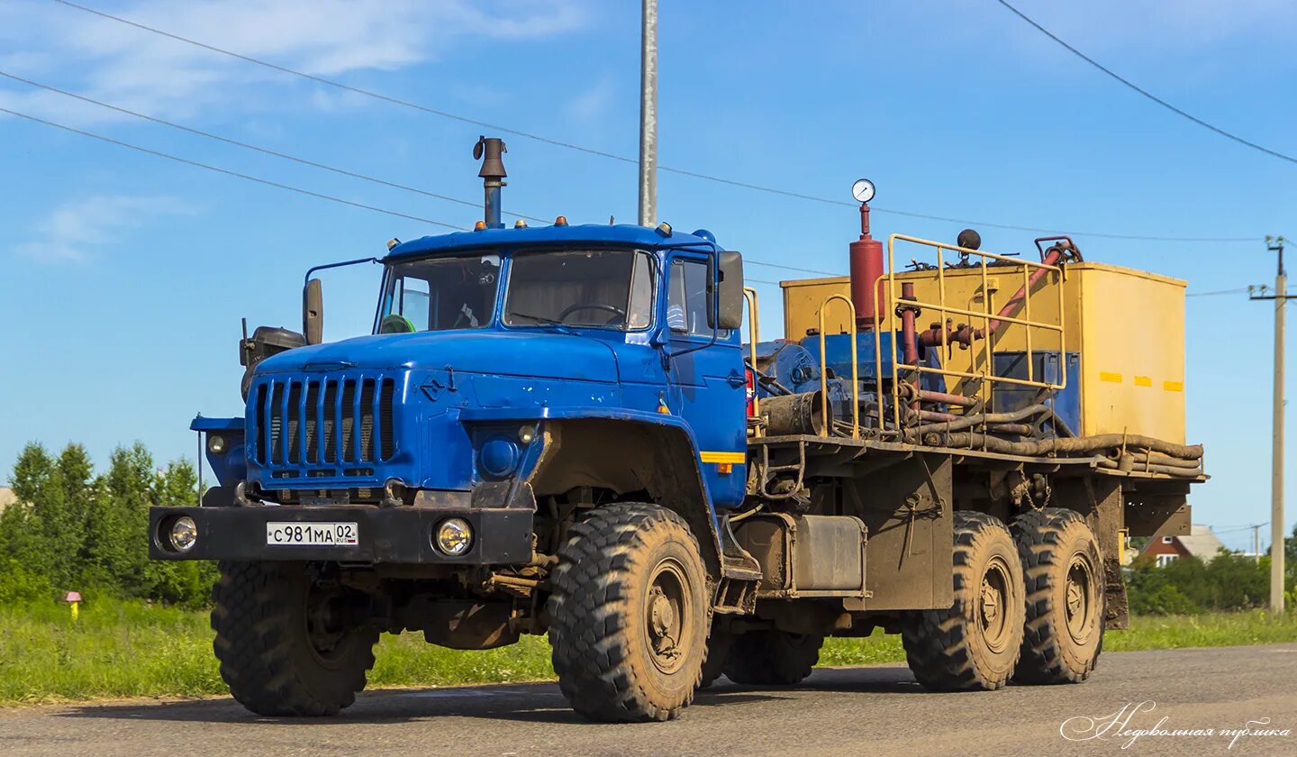 Урал 4320 старого образца. Урал 4320-195160. урал 4320 оранжевый. урал-4320-02. урал 4320 8 колес.