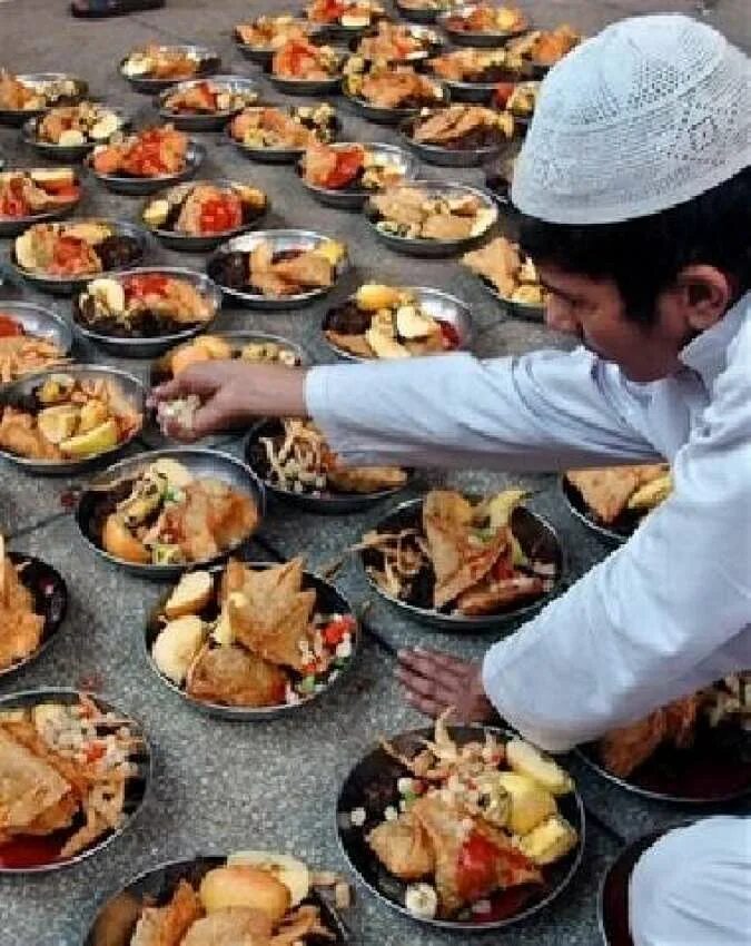 Стол на уразу. Еда в мусульманский пост. Еда на праздник уразы. Стол на Рамадан.