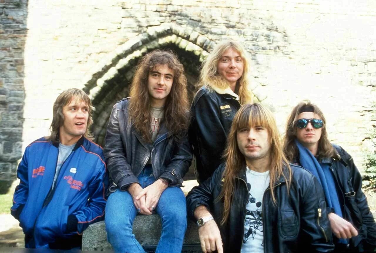 Группа iron maiden клипы. Группа iron maiden. группа iron maiden 1984. группа iron maiden 1992. айрон мейден 1985.