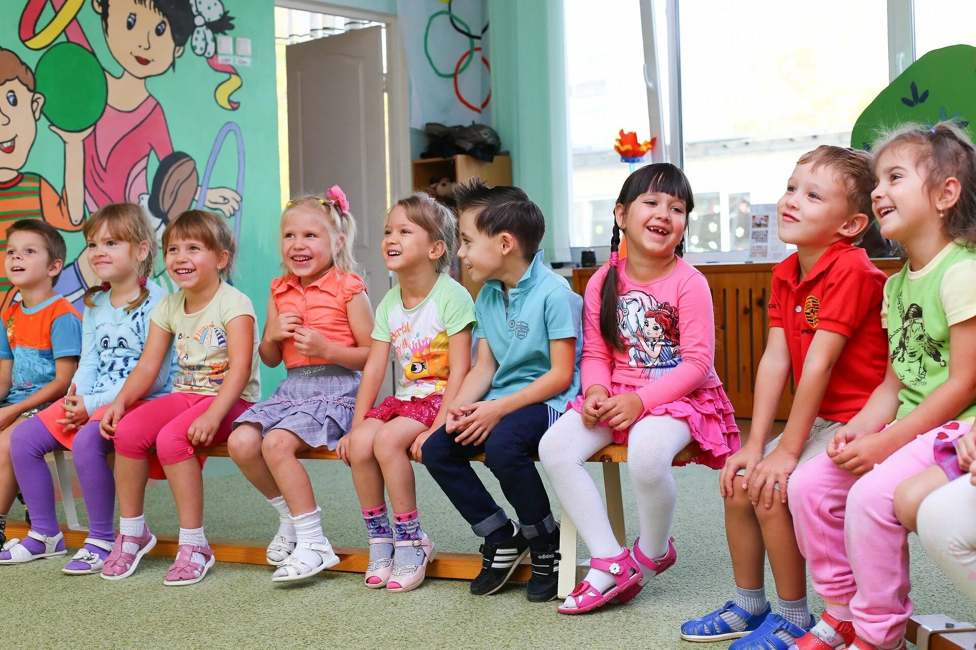 Где в школе в садике. Дети в детском саду. Дети в саду. Дошкольники в детском саду. Дети в детсаду.