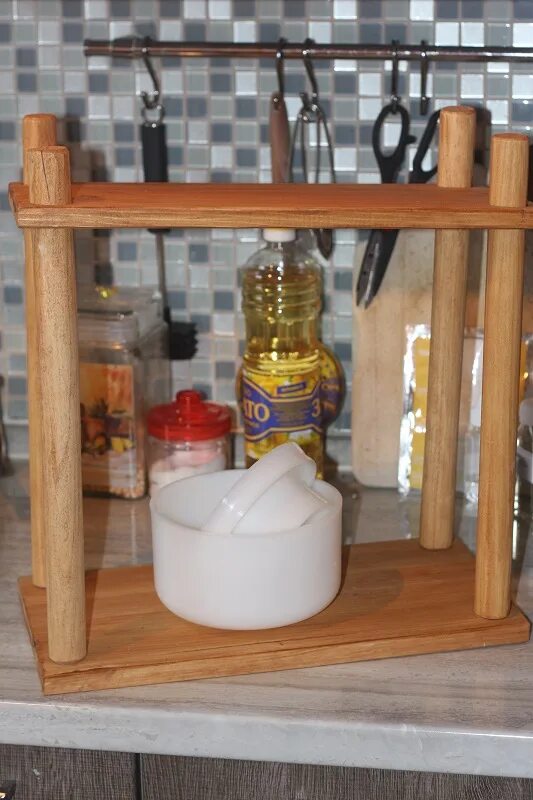 Сыр под прессом. Сыр под прессом. Сыр под прессом. Пресс для сыра механический. Сыр под прессом.