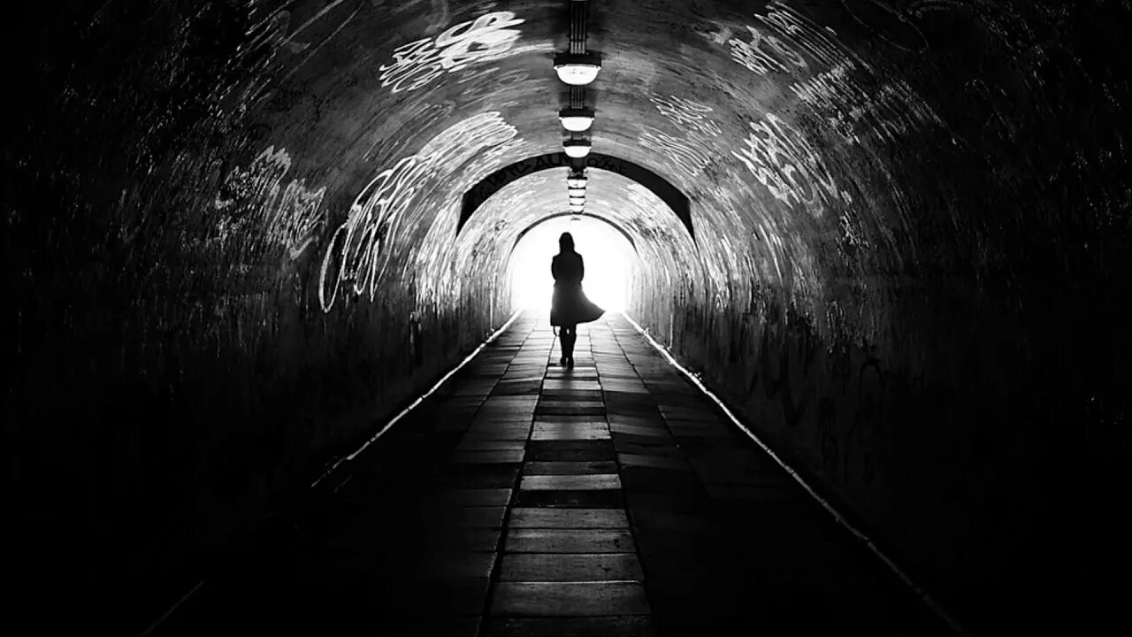 What is dark but made by light. Darkness картинки. тьма фото. дарк техно. вечность силуэт.