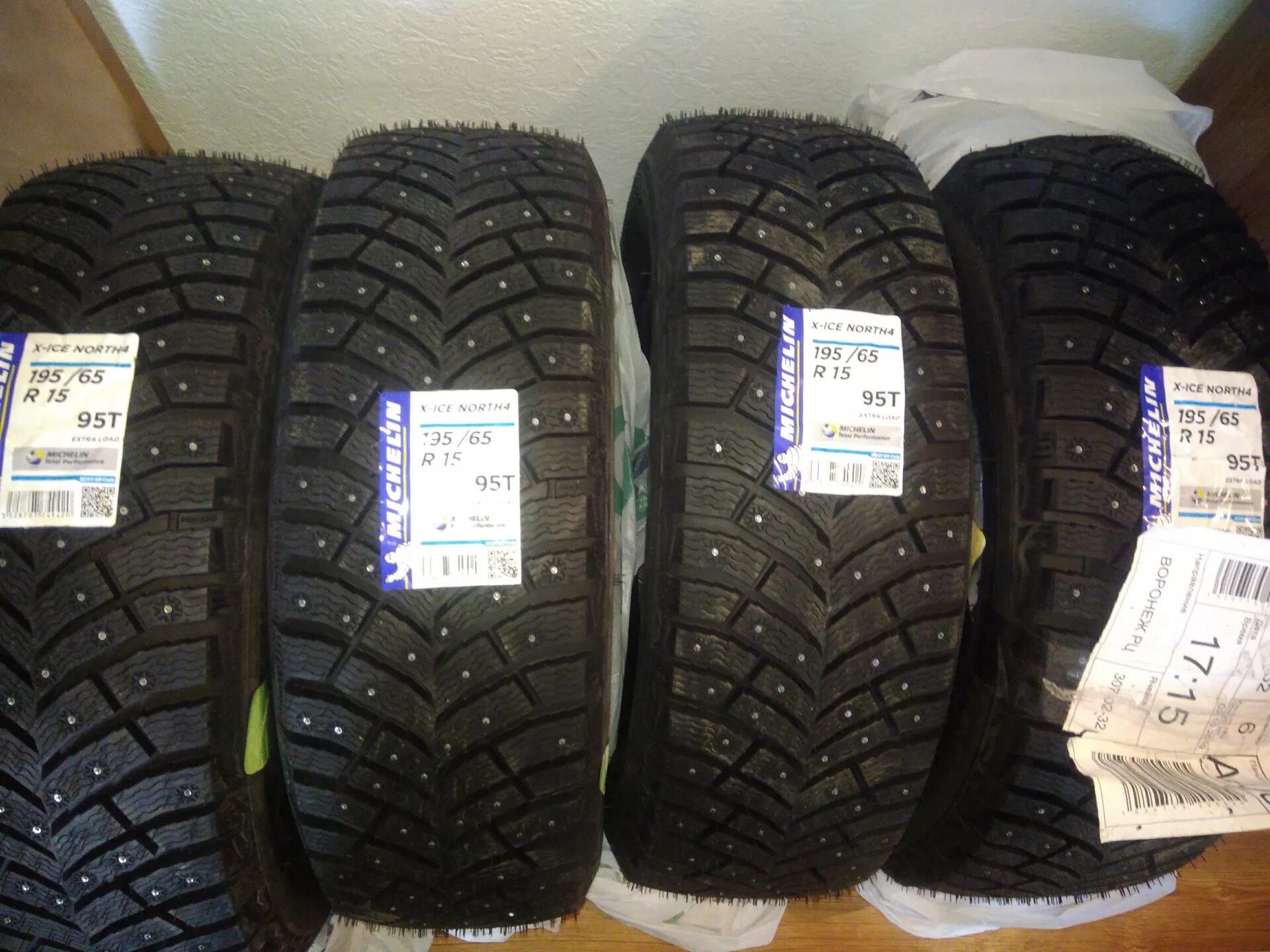 Michelin x-Ice North 4. Michelin x-Ice North 4 215/65 r17. Michelin x-Ice North 4 XL. Мишлен Икс айс Норд 4 225/65 r17.