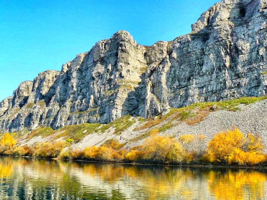 Река белая белорецк. Башкирия антонова скала национальный парк. Река белая белорецк. Река белых гор. Национальный парк башкирия.