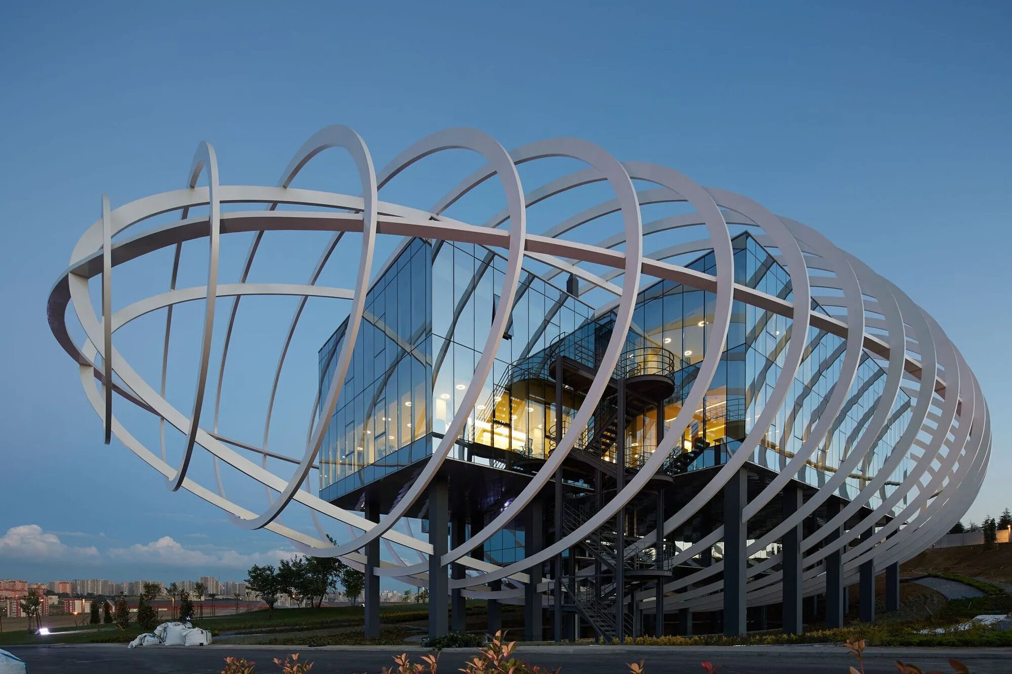 Ооо и архитектура. Pedestrian bridge проект. Солнцезащита зданий. Голландия архитектура спортсооружения. Офисное здание, малага, испания.