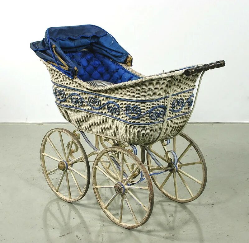 Первые детские коляски Уильям Кент. Коляска Baby Pram. Старинные коляски для детей. Винтажная детская коляска. Купить старую коляску