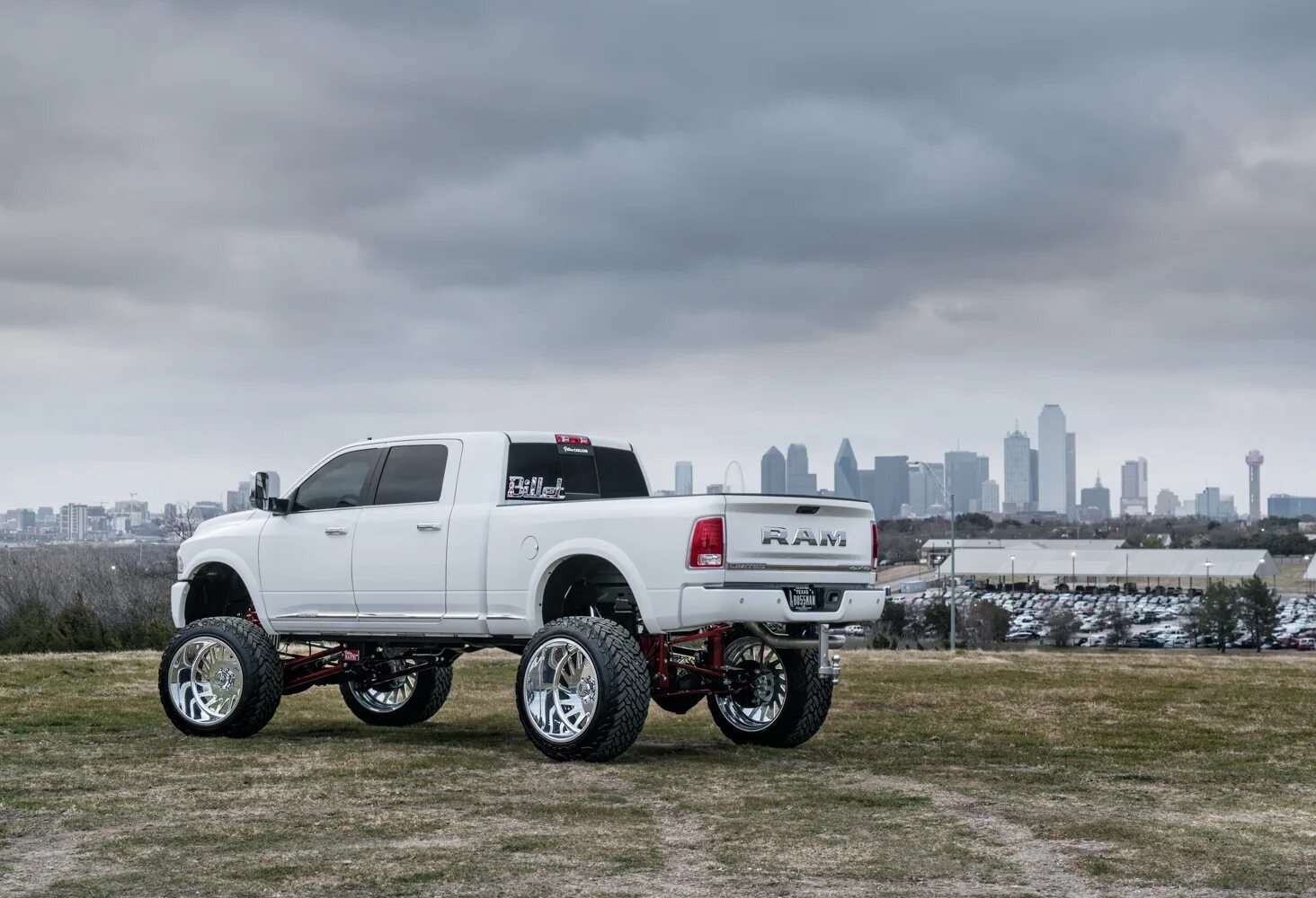 Стоит ли рам. Dodge Ram 2500 Twister. Додж рам 1500 лифтованный. Dodge Ram 2500 тюнинг.