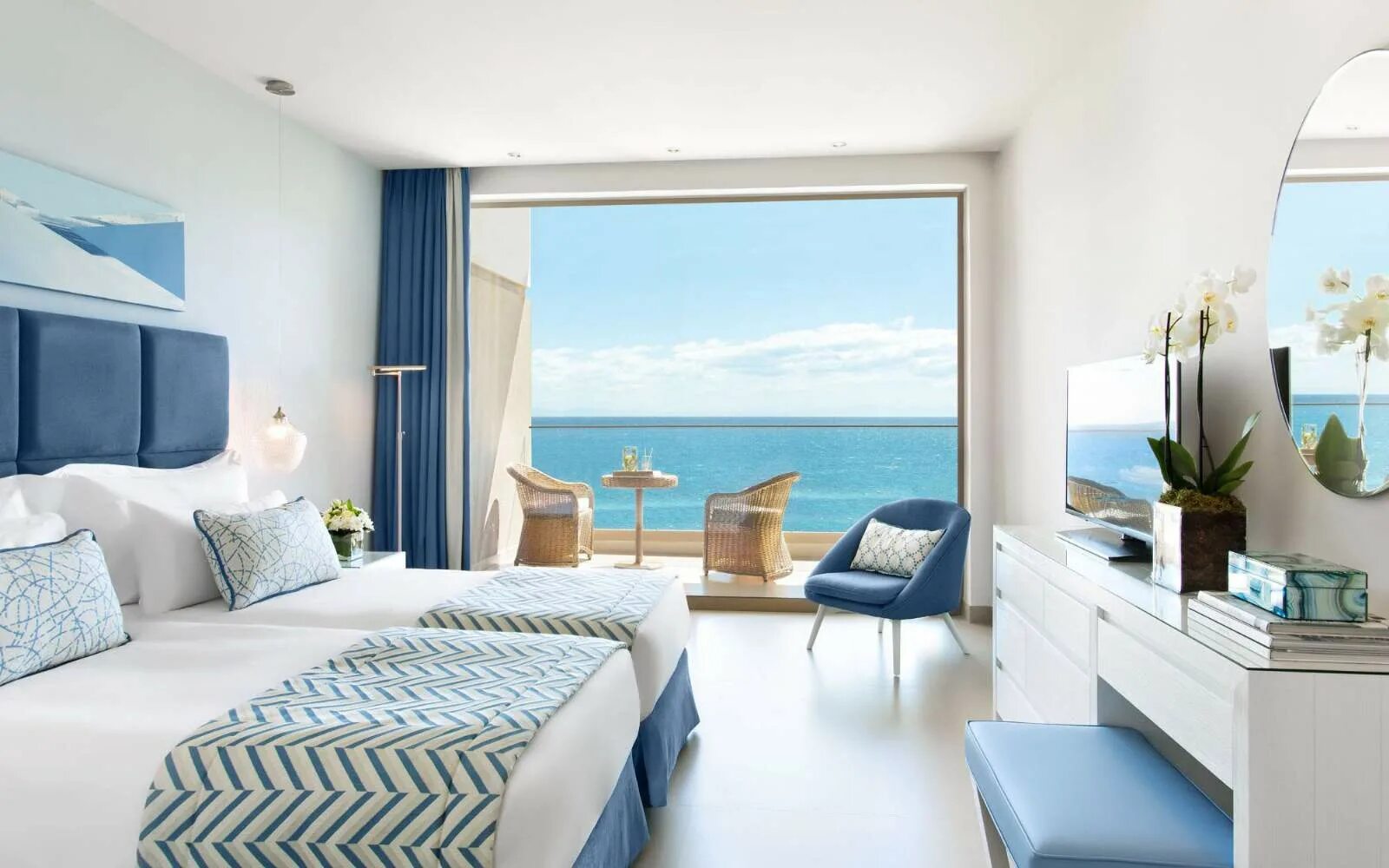 Superior balcony