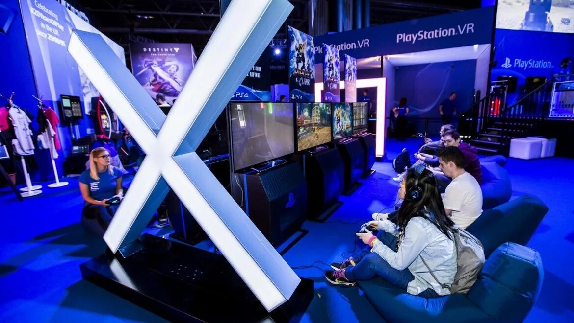 4 your experience. PLAYSTATION experience 2021. Sony PLAYSTATION на мероприятие. Плейстейшен на мероприятии. Интерьер плейстейшен клуба.