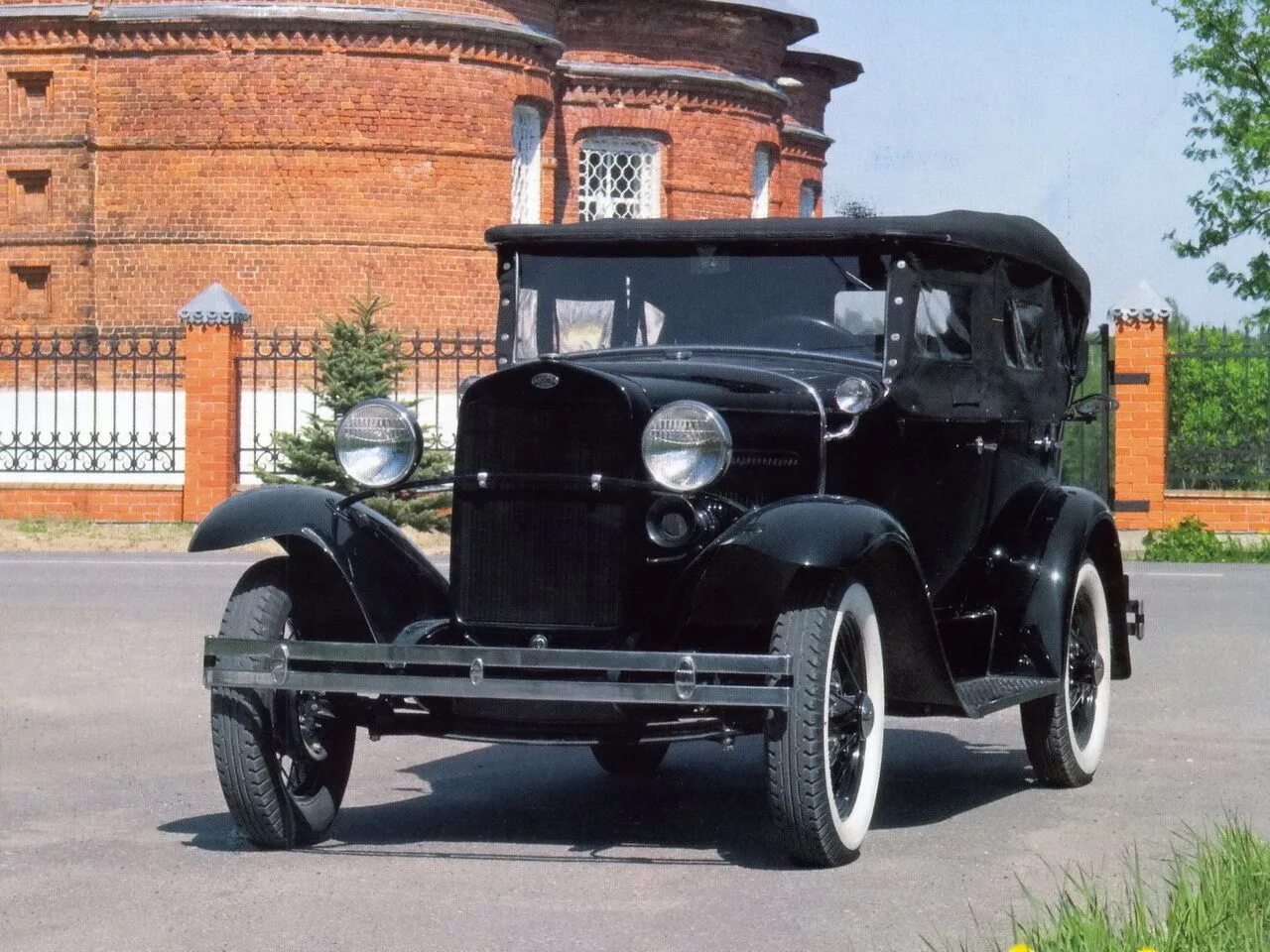 Первые машины газ. ГАЗ А Фаэтон 1932. Форд ГАЗ А 1932. ГАЗ И Форд. ГАЗ-А, 1932 Г..