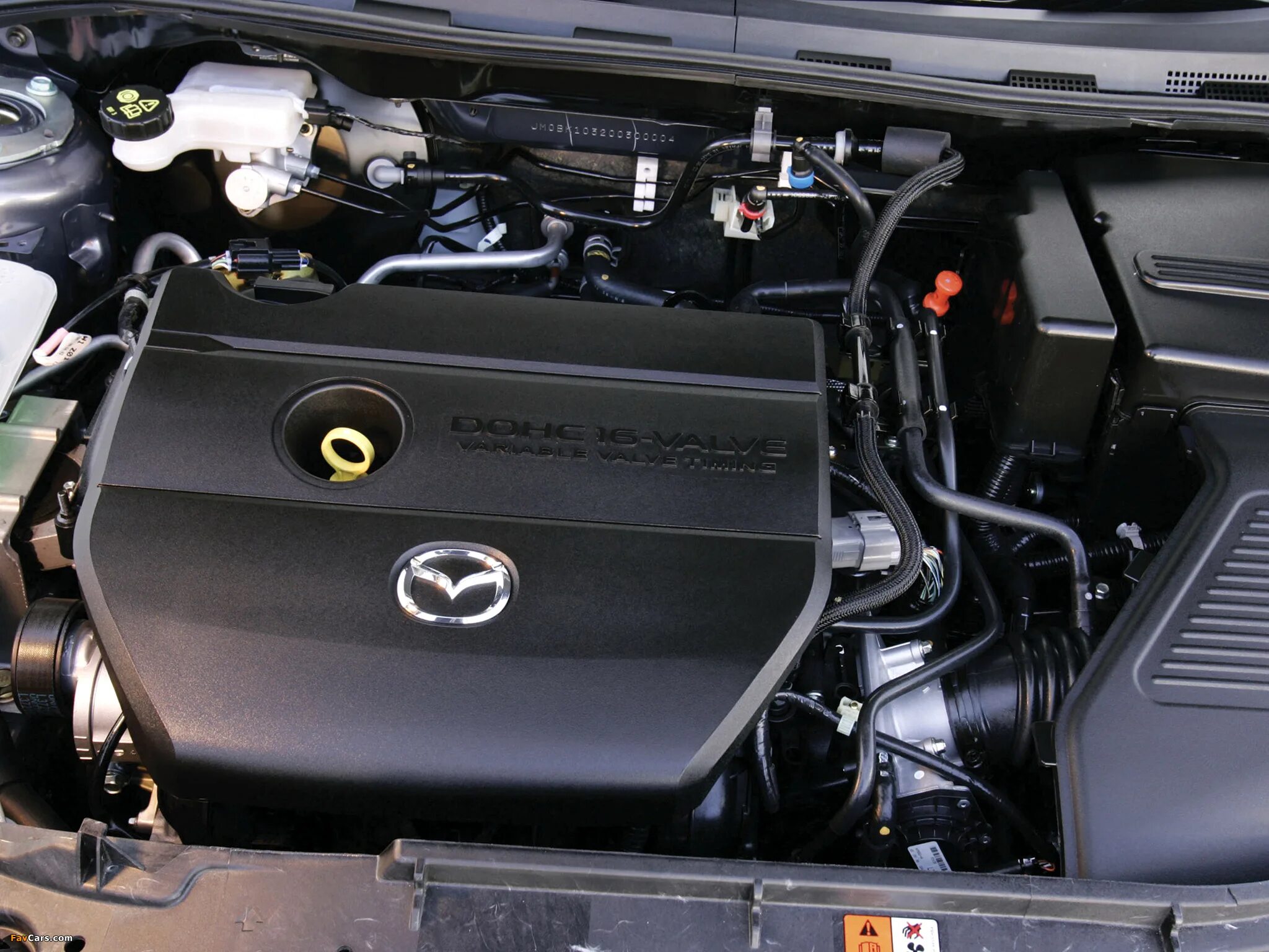 Двигатель Мазда 3. Под капотом Мазда 3 BK 1.6. Мазда 3 2006 двигатель. Mazda 3 BK 2.0 под капотом. Мазда 3 масло в двигатель 1.6