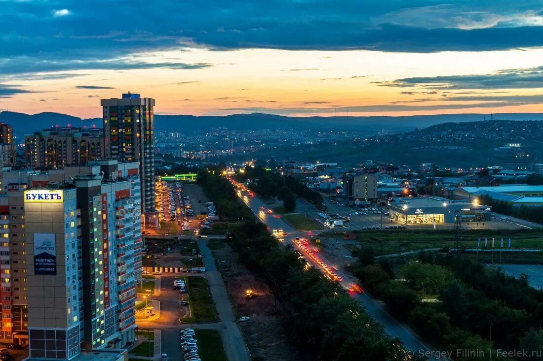 Сколько живет в красноярске. Покровка Красноярск. Новая Покровка Красноярск. ЖК Покровский Красноярск. Вечерний Красноярск Покровка.