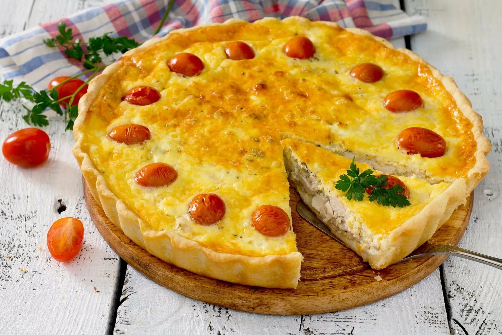 Легкий киш. КИШ Лорен. КИШ Лорен (Quiche Lorraine). КИШ Лорен с курицей. Французский пирог КИШ Лорен.