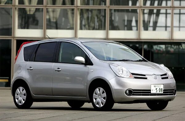 Nissan leaf 2010. Nissan rogue 2013. Ниссан какой страны машина. Ниссан какой страны машина. Ниссан ноут 2006.