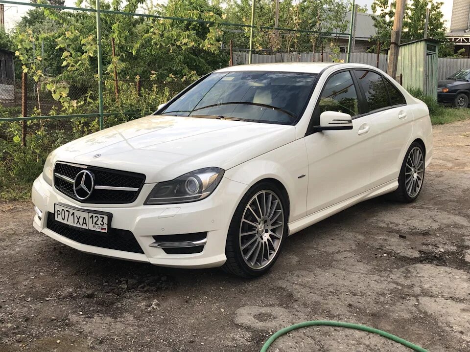 Mercedes-Benz C-class (W204) 1.8 бензиновый 2007 Немецкое корытце на DRIVE2