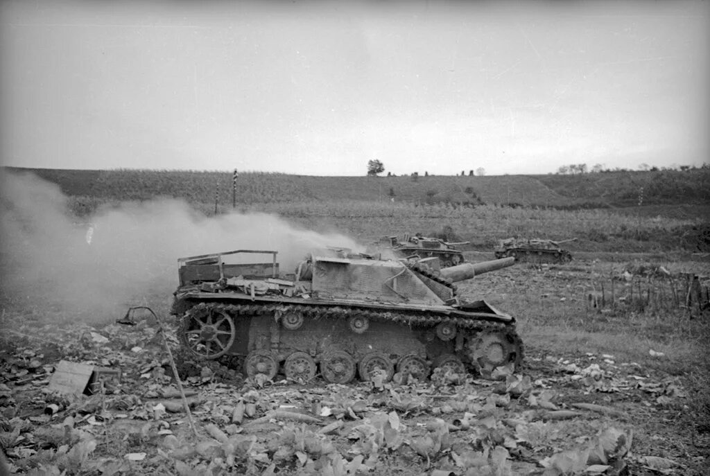 Подбитый STUG 3. Подбитые немецкие танки 1941. Танк т4 Германия подбитые. Курская дуга подбитые танки. Подбитые немецкие танки