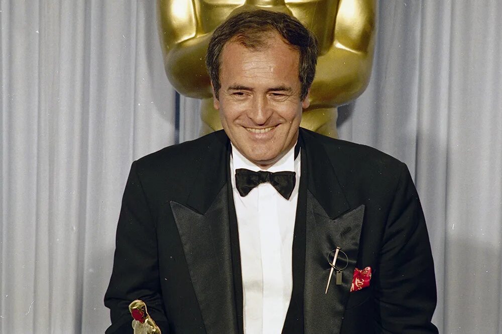 Bernardo bertolucci coco. Bernardo bertolucci. оскар 1988. бернардо бертолуччи режиссер. бернардо бертолуччи фото.