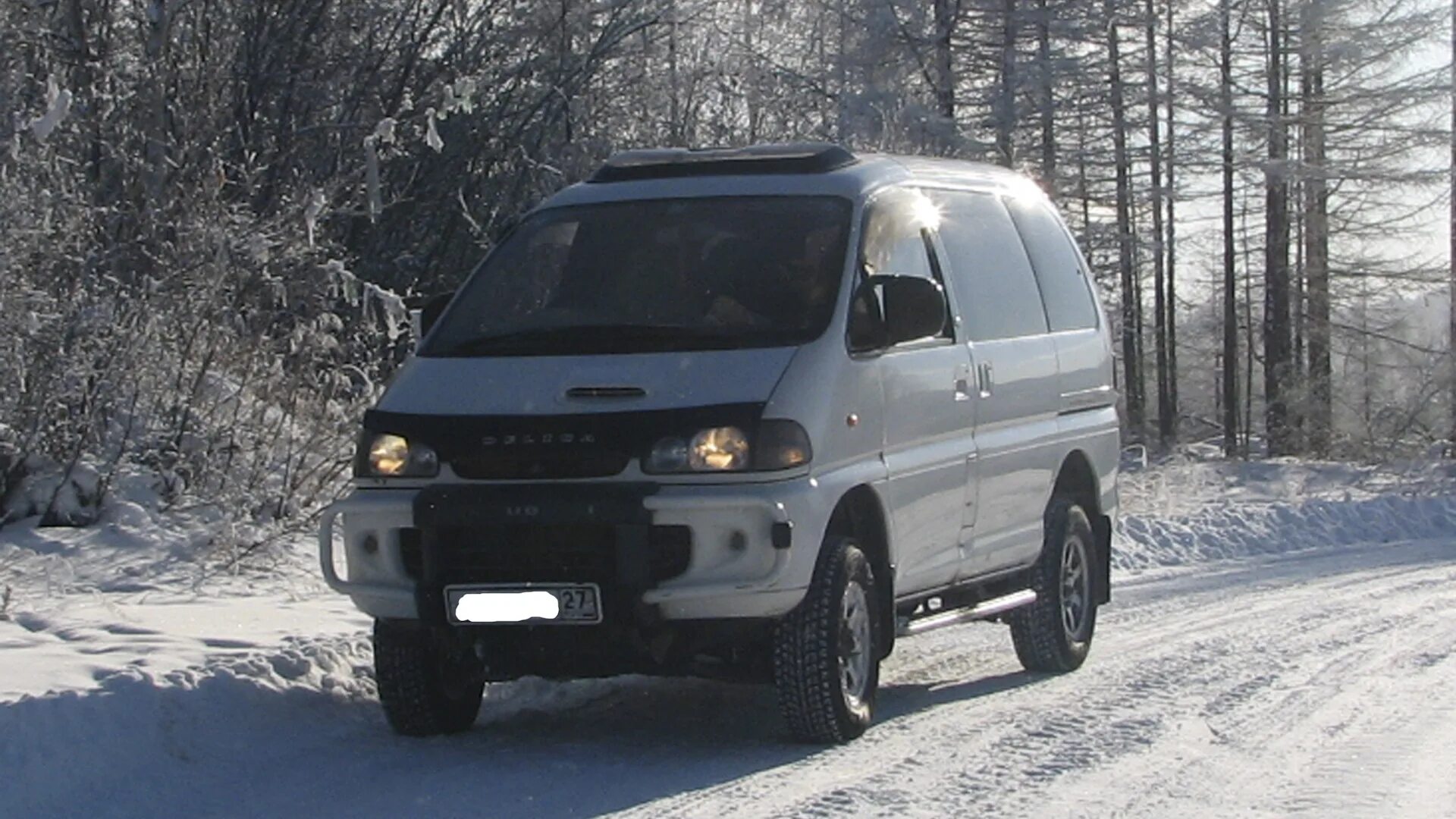 Delica отзывы. Делика l400. Mitsubishi l400. Mitsubishi Delica. Делика л 400 люксовая.