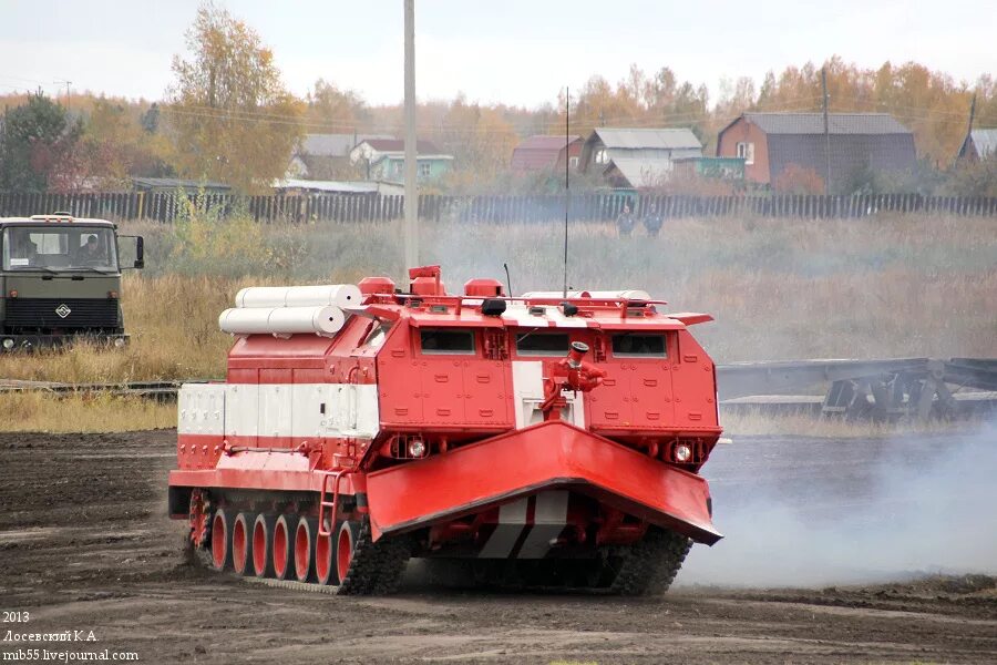 Спм. Спм специальная гусеничная пожарная машина. спм 575а. спм т-80. пожарный танк спм.